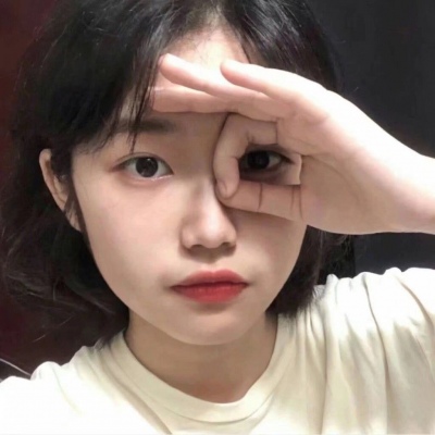 与其诅咒黑暗，不如燃起蜡烛。