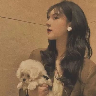 颜兮：2025好看的港风女生头像