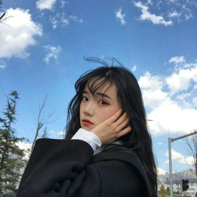 你一笑我心就化了，新的一天要加油呀