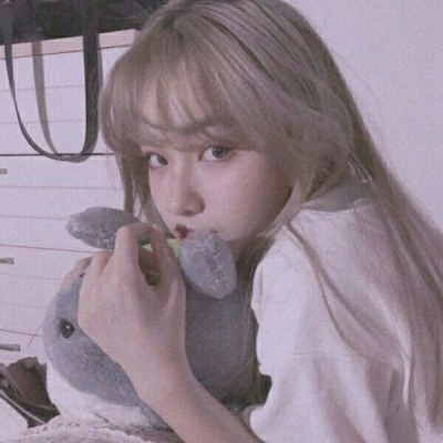 青妍hhjj:当你停下脚步时，别忘了别人还在努力奔跑?