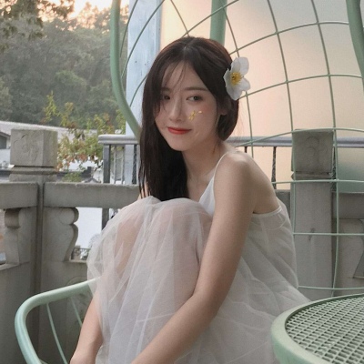 梦晚:闺蜜头像/你以为我爱月亮 只有月亮知道我爱你 ?  ​