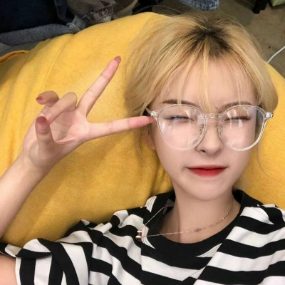 念七 精致帅气魅力成熟女生头像