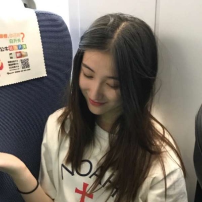 这世间青山灼灼星光杳杳春风翩翩晚风渐渐也抵不过你眉目间的星辰点点.