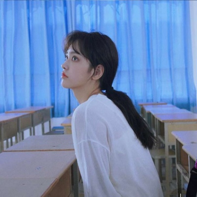 女生头像/我巴不得你过得穷困潦倒 半夜想起的全是我的好