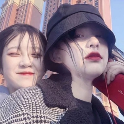 xz.陌漓  “初见卿时，眉眼带笑。”