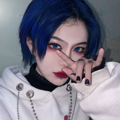 你知道吗我不顾一切奋不顾身的爱情到头来不过是年少无知的悸动