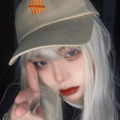 女生头像/客官.南风/愿是云淡风轻四时在，归路漫长犹可期