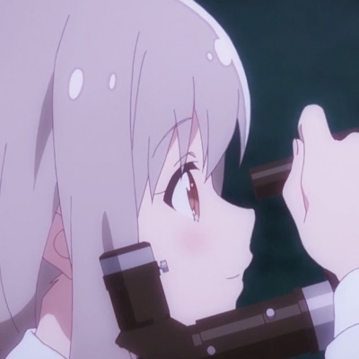 动漫女头 星星应该哈哈大笑， 反正宇宙是个偏僻的地方。