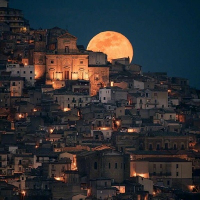 苏瓷:唯美意境风景背景（风景 意境 唯美 夜晚 月亮）