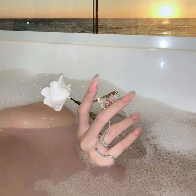 于泽＃潮流快手超火背景图＃人前不应该说的话 背后也别说