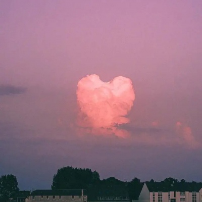 好的爱情不会让你患得患失，对的人，会给你足够的安全感。