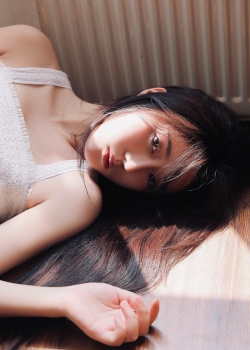 好看的高清白皙养眼美女性感写真手机壁纸