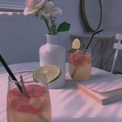 江临：干净唯美背景图