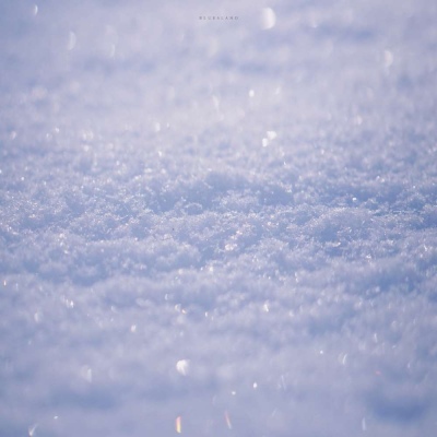 江淮：蓝色系高清唯美养眼冬日背景图/像一只冬日的熊酣然入睡