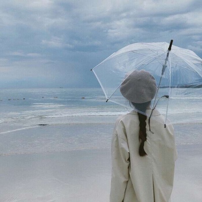 白奕泽:微信头像/女生/唯美/所有的久别重逢失而复得都带有阴谋性