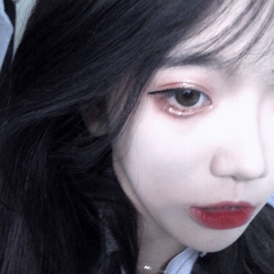 沫兮 混网精致女生 星空何其灿烂，有你足矣