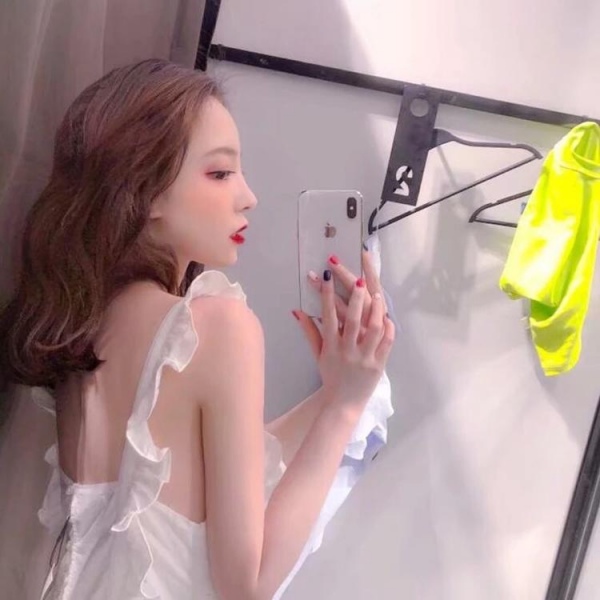 阿兴：小清新女生头像带丢丢可爱