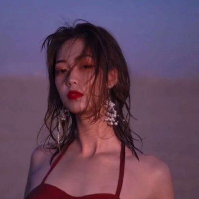 颜狱/御姐风微信女生头像/不听不看不想