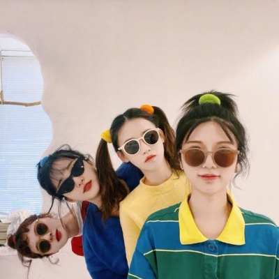 七漆 多人闺蜜头像 陪你疯，陪你闹。