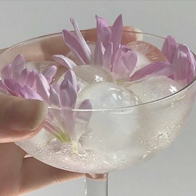 皆甜:杯子控微信背景头像/“你好像散落的一千块拼图，零碎地占据着我的生活。