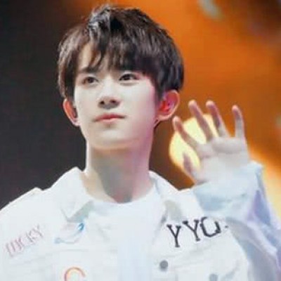 爱豆／易烊千玺