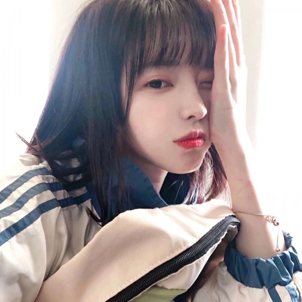 林壹.小清新气质女头 听云与晚风窃语 看遍世间人情世故