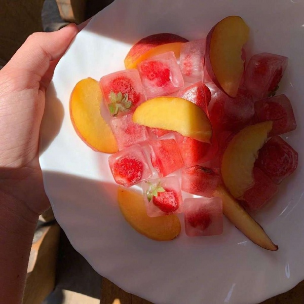 桃子/水果/背景图/点赞收获桃子味的甜甜恋爱