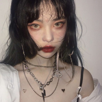 溺毙:超酷成熟御姐风意境魅力女头.时间全耗在垃圾信息和垃圾情绪上了