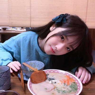 宋知意/优质成熟女生两人微信组图  “城北无信使 城南花已开.”