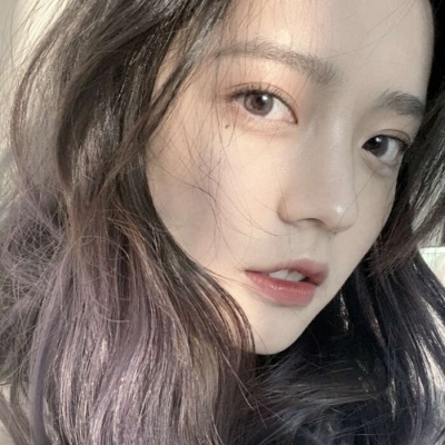 方禾:微信头像/女生/满城皆是烟花，可没有一束是为我