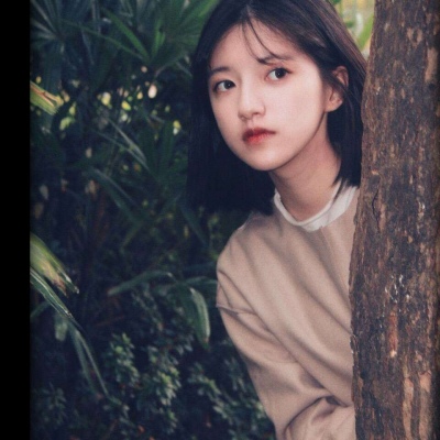 复古多人闺蜜女头 用绝对清醒和理智去压住心里的爱和难过.