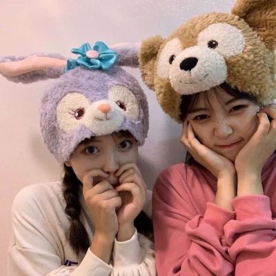 可爱戴帽子闺蜜唯美干净头像