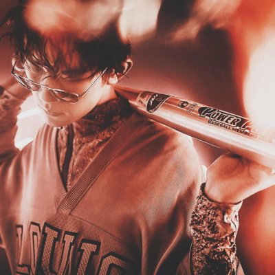 易烊千玺霸气侧漏的头像