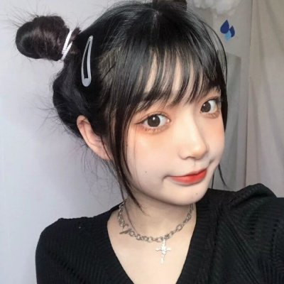 方禾:微信头像/女生/你凭什么觉得我不快乐呢，我都说了我很快乐