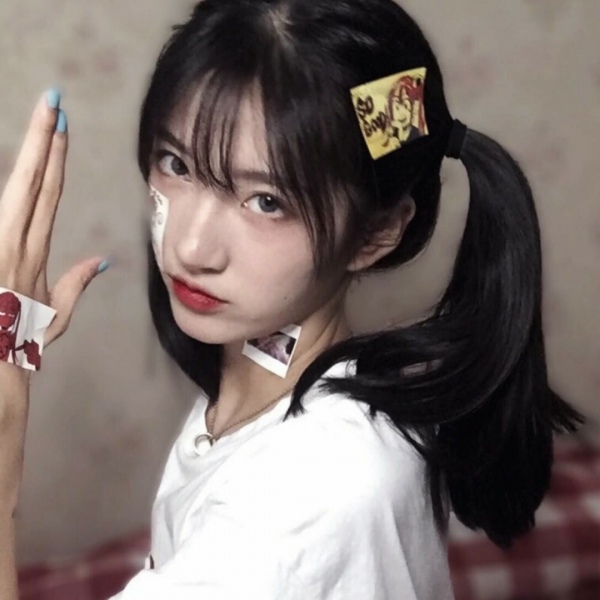 超拽玩网女头/御姐/只要不触碰我的底线  你怎么嘚瑟都行.