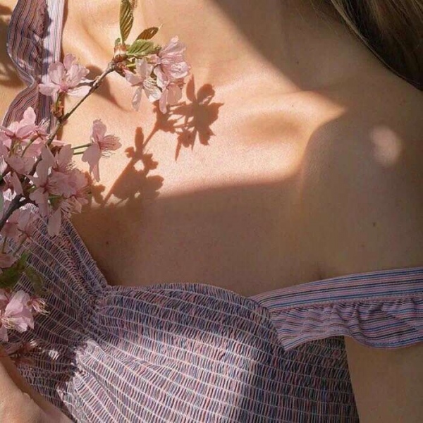 皆甜:欧美部位女头/“我这份悬在半空的喜欢，飞不过千山万水了. ”