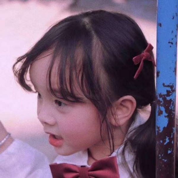 唯美微信可爱萌娃头像/我在人间贩卖黄昏 只为收集世间温柔去见你.