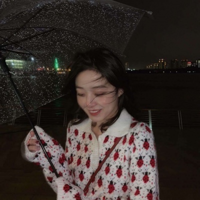 林弦：优质成熟女头 很迷茫很无助的时候你又给我一击.