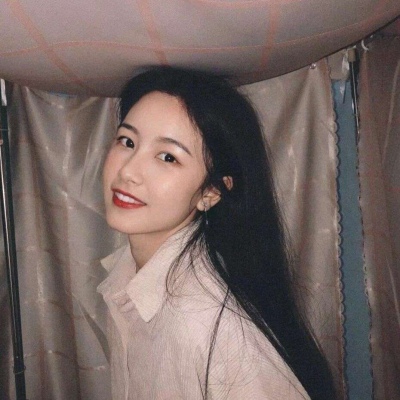 女生微信头像  把星星藏眼睛，把喜欢留给你