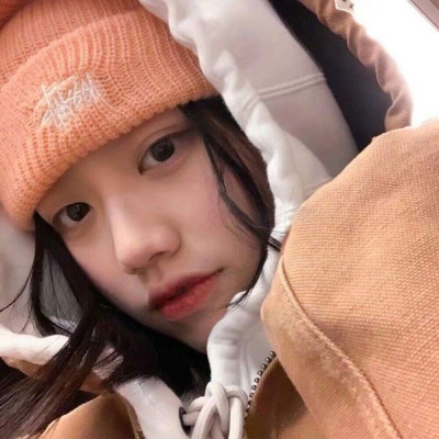 白灏宇:微信头像/女生/.我太喜欢熬夜了，我感觉我上辈子可能是个路灯。