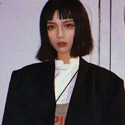 苏瓷:高冷女头（御姐 成熟 时尚 高冷）