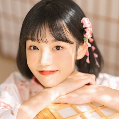 念七 阳光暖色系女生闺蜜可单用头像