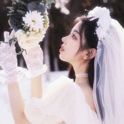 白灏宇:微信头像/女生/仙/见山是山万仞山，见海是海无色海。