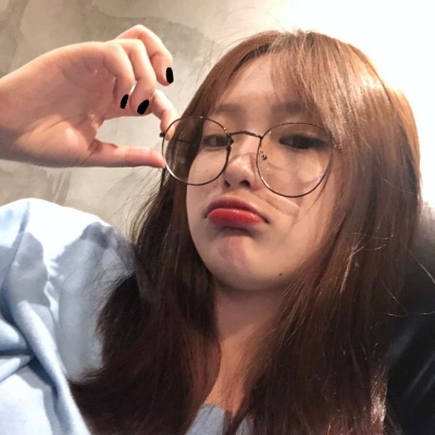 宋噫-女生头像/你凭什么认为你一回头我就在你身后