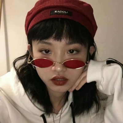 煜:ins风女头 人们总是忽然就相爱 忽然就不爱了