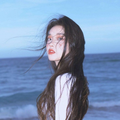 客桥:蓝色系温柔意境微信女头