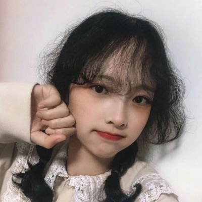 念七 卷发女生御姐可爱头像