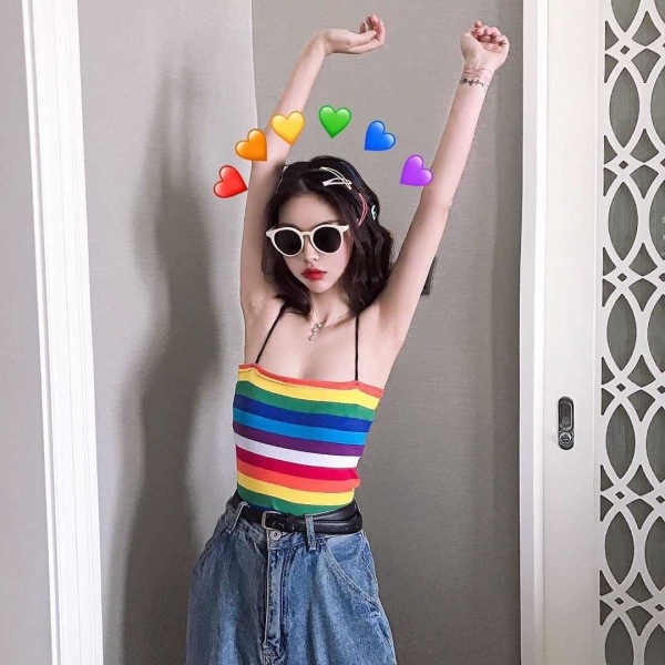 桃妖 吊带背心/彩虹/条纹女生微信头像