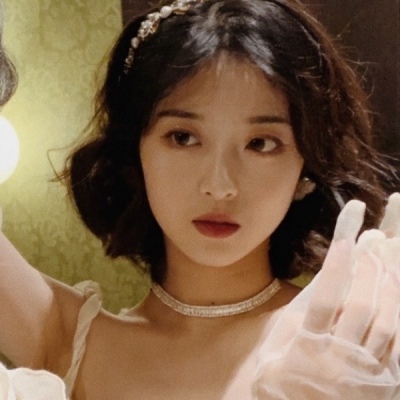 念七 复古典雅女生魅力头像