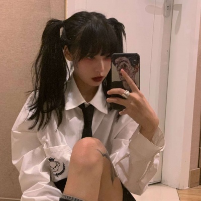 女头 会难过 会多想 不会问 不会说。